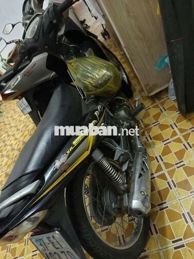 Xe máy Yamaha Jupiter Gravita màu Đen Bạc Vàng