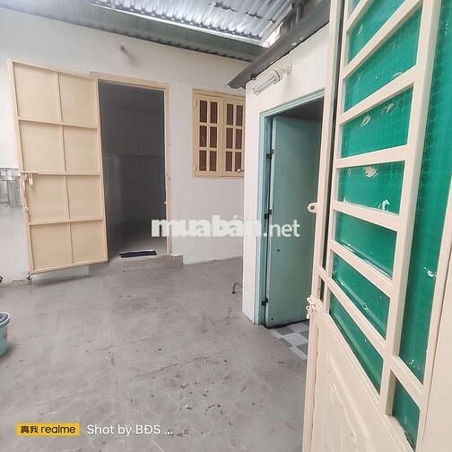 Nhà 56m2 cấp bốn có 1pn 1wc ngay chợ Hiệp Bình 6triệu