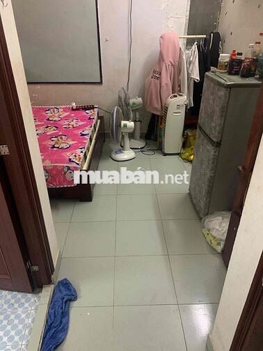 em cần pass lại phòng 2tr5 ở 338 Trịnh Đình Trọng ,Hoà Thạnh , Tân Phu