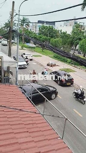 MẶT TIỀN KINH DOANH ĐỈNHH ĐỐI DIỆN CV D9  KHU VỰC SẦM UẤT TÂY THẠNH TP