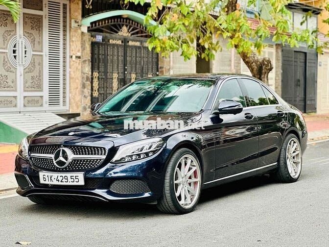 Mercedes C200 đồ chơi hơn 100tr