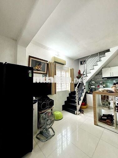 🏡 XE HƠI ĐỖ CỬA- NHÀ 3 TẦNG - P TÂN HƯNG QUẬN7 – CHỈ 2.8 TY