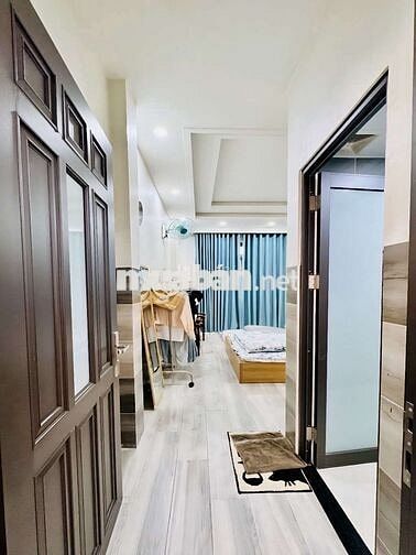 🔥PHÚ NHUẬN Giáp QUẬN 1🏩🏣🏤 
Ngang Gần 5M - 52M2 x 2 TẦNG - 7,7 Tỷ