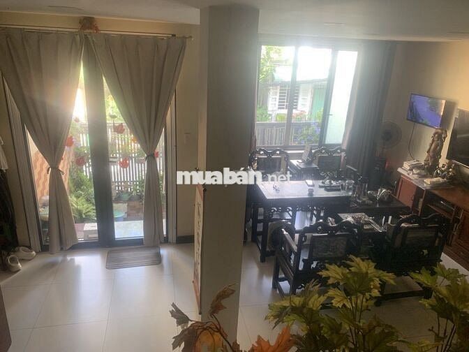 18,5 tỷ dt 135m2 CHDV 5 tầng ngay gigamail