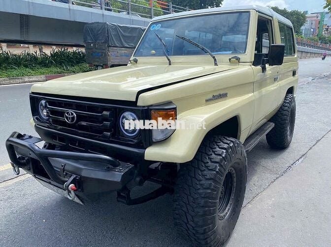 Toyota Land Cruiser BJ70 4.0 MT 1989