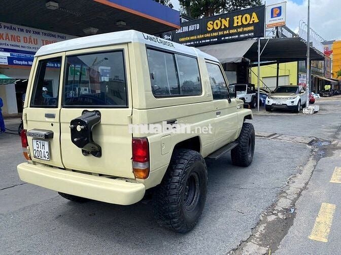 Toyota Land Cruiser BJ70 4.0 MT 1989