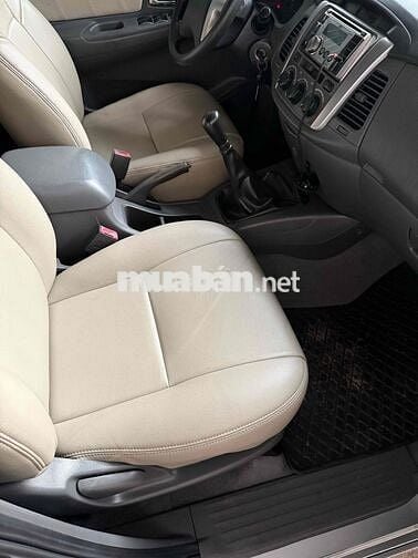 Toyota Innova 2012 E