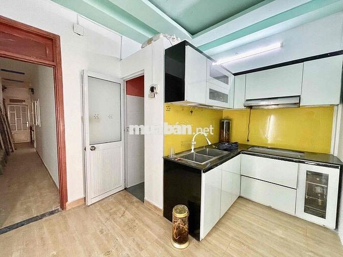 CHO THUÊ CĂN HỘ 2 PHÒNG NGỦ BAN CÔNG ĐẦY ĐỦ NỘI THẤT