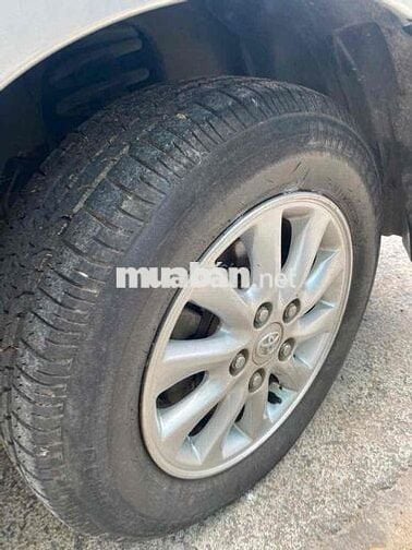Toyota Innova 2012 E