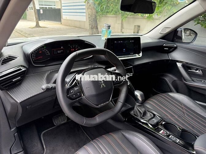 Peugeot 2008 sx 2023 Active 1.2 AT - 14,000 km.