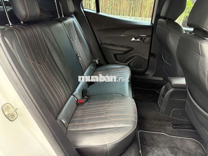 Peugeot 2008 sx 2023 Active 1.2 AT - 14,000 km.