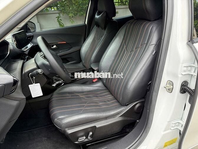 Peugeot 2008 sx 2023 Active 1.2 AT - 14,000 km.