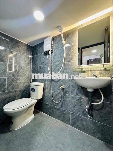 TOÀ CHDV ĐANG HOẠT ĐỘNG DÒNG TIỀN 80Triệu/Tháng, (6x21) 18Phòng, P11