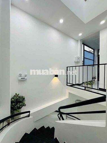 TOÀ CHDV ĐANG HOẠT ĐỘNG DÒNG TIỀN 80Triệu/Tháng, (6x21) 18Phòng, P11