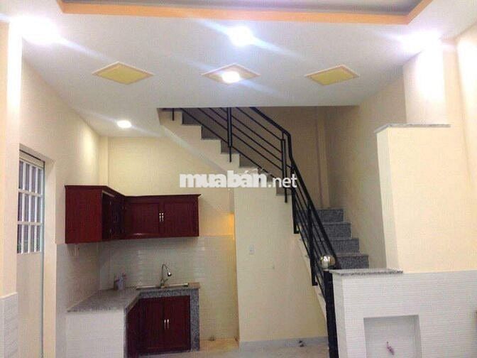 Nhà thuê giá rẻ 3 lầu 3 phòng ngủ hẻm Hòa Hưng, quận 10