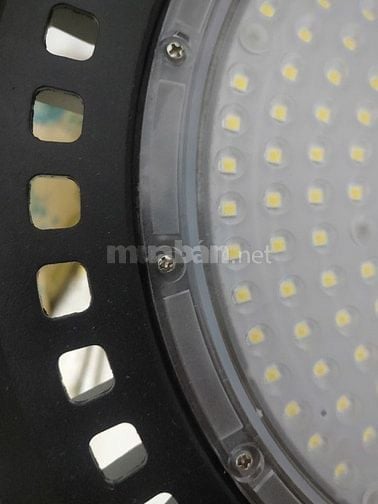 Bán đèn LED trần UFO 200W hãng Philips.