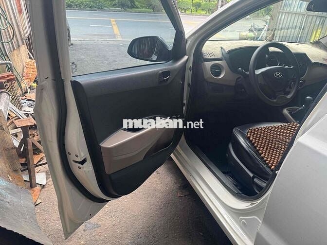 Hyundai Grand i10 2016 gia đình