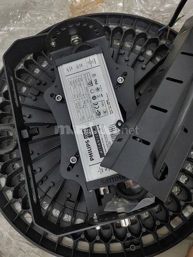 Bán đèn LED trần UFO 200W hãng Philips.