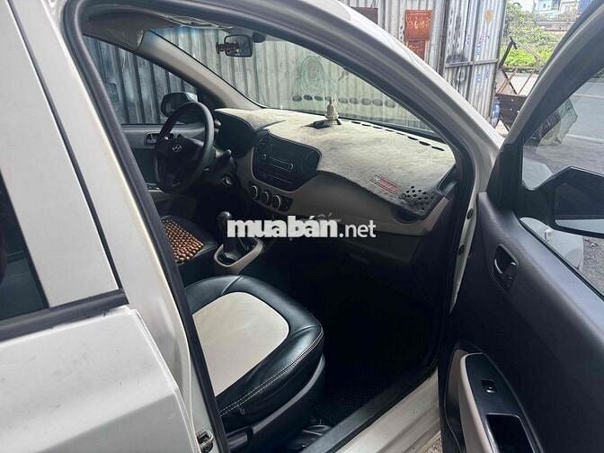Hyundai Grand i10 2016 gia đình