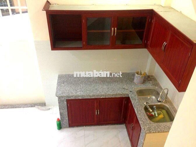 Nhà thuê giá rẻ 3 lầu 3 phòng ngủ hẻm Hòa Hưng, quận 10
