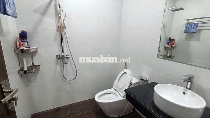 Cho thuê căn shophouse full nội thất thang máy san hô Vinhomes Gia Lâm