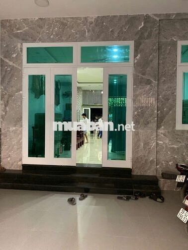 Cần cho thuê nhà xưởng P ĐHT Q12.DT 6,3*30 .1 trệt 1 lầu 2PN 2wS