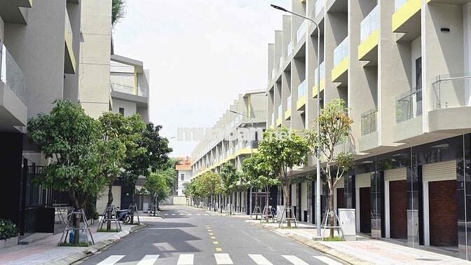 BÁN NHÀ 4 TẦNG  - SỔ HOÀN CÔNG VỊ TRÍ ĐEP