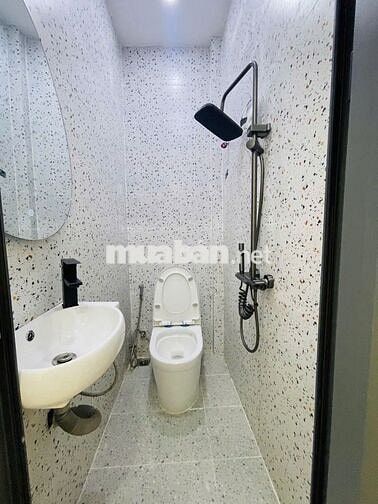 Nhà hẻm xe máy 1 sẹc 12m2, đường Nguyễn Thượng Hiền, Bình Thạnh