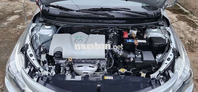 Toyota Vios E 2017 số sàn màu bạc.xe 0k