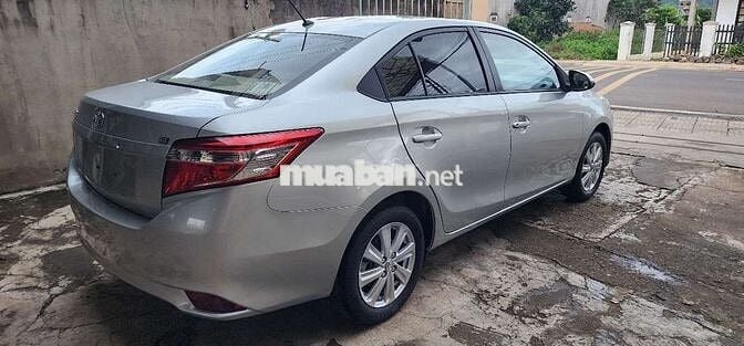 Toyota Vios E 2017 số sàn màu bạc.xe 0k