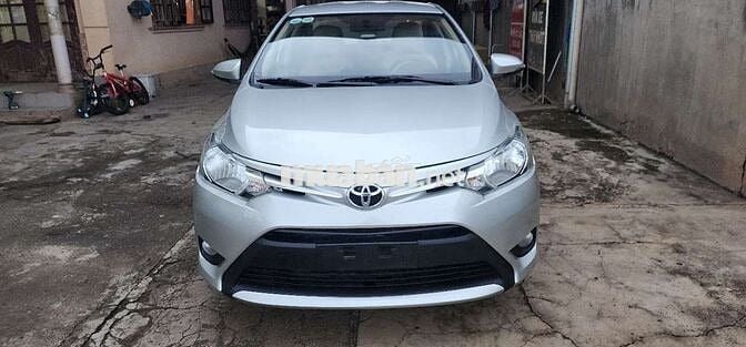 Toyota Vios E 2017 số sàn màu bạc.xe 0k