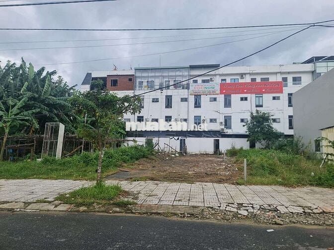 Vị Trí Quá Đẹp , Dt Đất Rộng , Thích hợp đầu tư