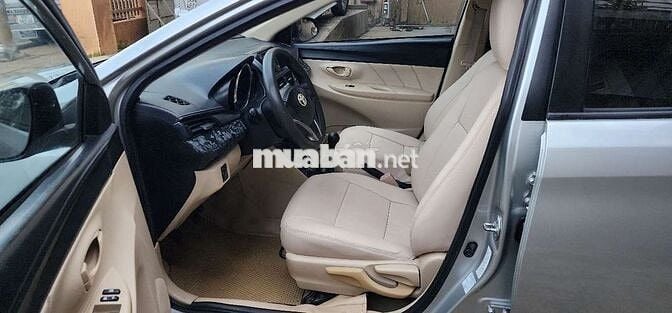 Toyota Vios E 2017 số sàn màu bạc.xe 0k