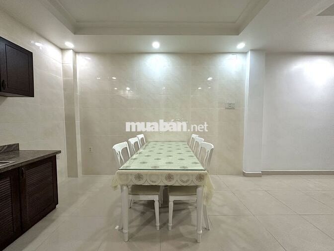 Mặt tiền Nguyễn Gia Trí, ( D2), Bình Thạnh, 4.1m x 20m ,  5 Tầng