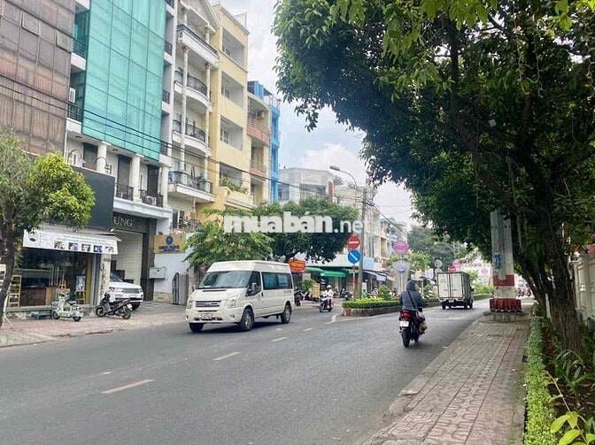 Bán nhà mặt tiền 6m đường Bình thới giá 22 tỷ