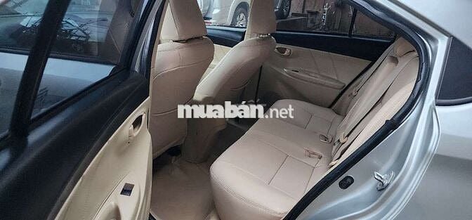 Toyota Vios E 2017 số sàn màu bạc.xe 0k