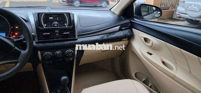 Toyota Vios E 2017 số sàn màu bạc.xe 0k