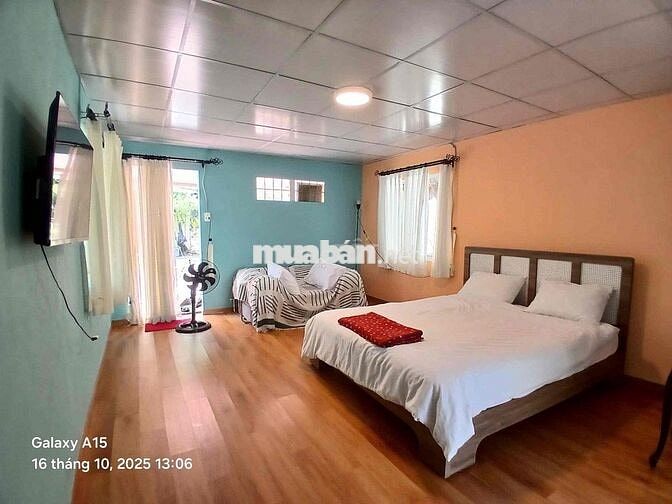 CHO THUÊ NHÀ VINTAGE FULL NỘI THẤT, CÓ SÂN VƯỜN