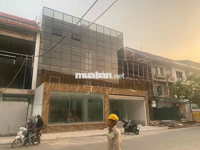 Cần ra hàng 2 em Thuý vân, Thuý kiều khu Nam An Khánh!