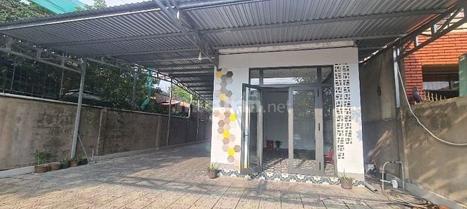 Cho thuê nhà hoàn thiện, mặt tiền đường liên tỉnh.