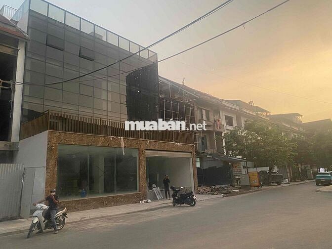 Cần ra hàng 2 em Thuý vân, Thuý kiều khu Nam An Khánh!