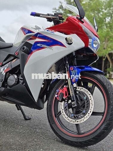 Em muốn bán chiếc Honda CBR150R cực đẹp