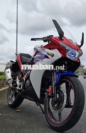 Em muốn bán chiếc Honda CBR150R cực đẹp