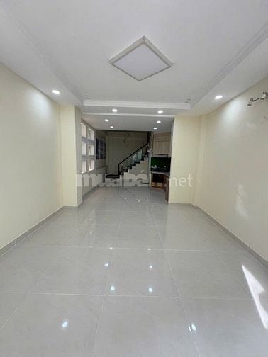 BÁN CĂN NHÀ MỚI VỊ TRÍ ĐẸP - HẺM XE HƠI TỚI CỬA 