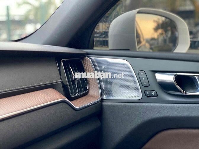 Volvo XC60 2021 T6 AWD Inscription - 71000 km