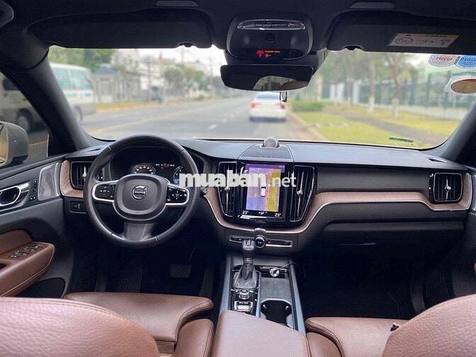 Volvo XC60 2021 T6 AWD Inscription - 71000 km