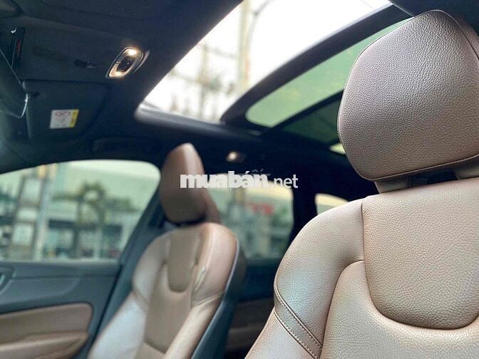 Volvo XC60 2021 T6 AWD Inscription - 71000 km