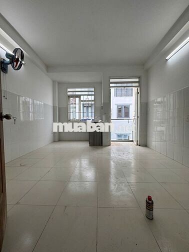 Cho thuê nhà mặt tiền đường Tân Hương, dt 4x18 trệt 3 lầu