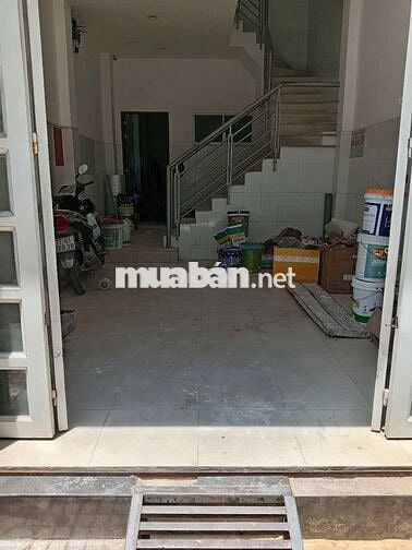 Cho thuê nhà mặt tiền đường Tân Hương, dt 4x18 trệt 3 lầu