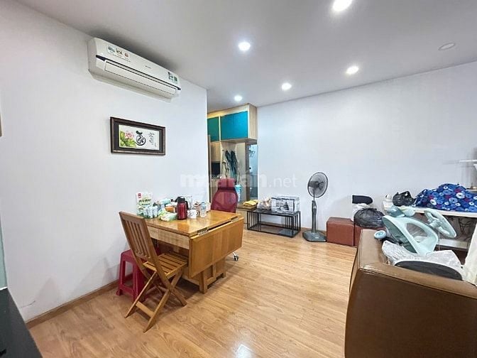 CC 52 P5 Q8 Căn góc 2PN 64m2 thang máy, tặng Nội thất, sổ sẵn cc liền